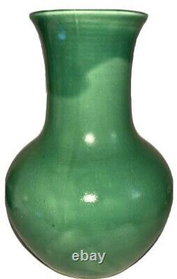 1987 Walter Yovaish New York Large Jade Green Studio Art Pottery Ceramic Vase