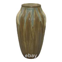 Freiwald Studio Arts And Crafts Hand Made Pottery White Iris Matte Brown Vase