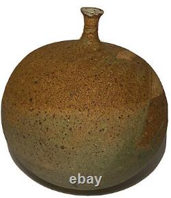 Gerry Williams New Hampshire Vintage Studio Art Pottery Thin Neck Abstract Vase