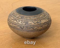 J Edward Barker Kansas Studio Art Pottery Script Design Vessel Bowl Vtg Rare Mcm