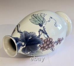 Japanese Studio Porcelain Vase Grapes Meiji Taisho Antique Fuku Signed