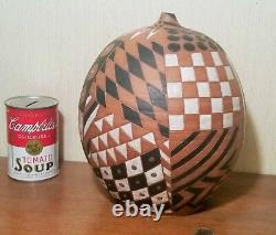 SMITH mcm vtg studio art pottery vase checkerboard dot white glaze mod incised