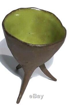 Signed Vintage Studio Art Pottery Hand Built 3 Leg Modern Sculpture Dish Vessel