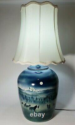 Stunning Vintage Oregon Mt hood Howling Wolves at Moon Enna Studio Pottery Lamp