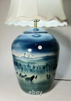 Stunning Vintage Oregon Mt hood Howling Wolves at Moon Enna Studio Pottery Lamp