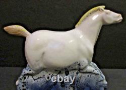 VINTAGE Tony Bennett Handmade Independent Studio Art Pottery Horse Sculpture UK