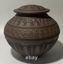 VTG 1992 Larry Allen Studio Pottery Covered Vessel Artist Signed Vase 5.75
