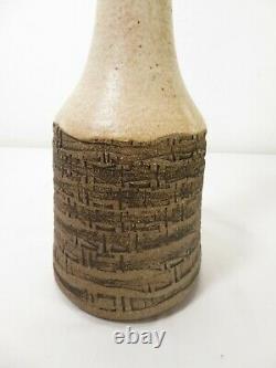 VTG Mid Century SIGNED W. DAVIS STUDIO POTTERY CERAMIC ART VASE Bottle SGRAFFITO