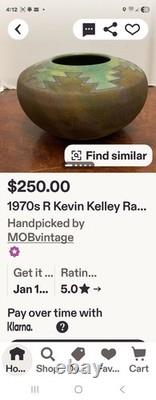 VTG R Kevin Kelly Signed Studio Art Vase Excellent VTG Condition No Chips