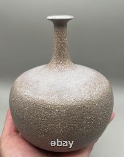 Vintage 1972 B. Scott Pottery Sandstone Beige Bud Vase 6 Tall Artist Signed