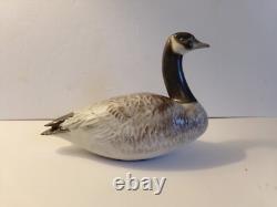 Vintage Anderson Studio Pottery Canada Goose 1981 9 1/2lx7h Signed