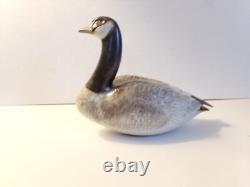 Vintage Anderson Studio Pottery Canada Goose 1981 9 1/2lx7h Signed