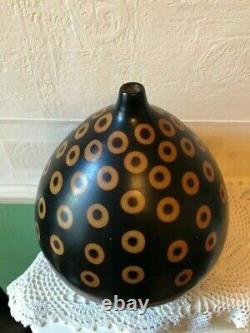 Vintage Chulucanas Peru Pottery Vase Genaro Paz C 20th Century Modernist