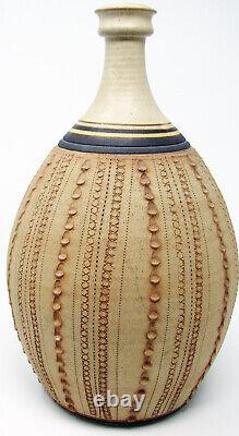 Vintage Don Hoskisson Hand Carved Ceramic Studio Pottery Vase 13 B-107 Tan