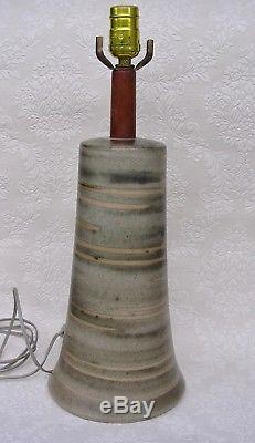 Vintage Jane & Gordon Martz Marshall Studios Stoneware Pottery Lamp withFinial