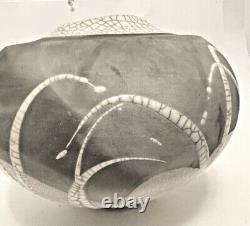 Vintage Large Raku Tony Evans 8 T x 9 D Pottery Vase Signed #75 Gray/White