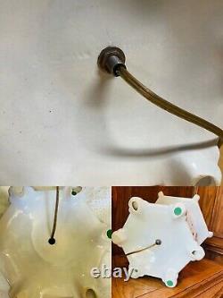 Vintage Mid Century Chinoiserie Pagoda Ceramic Pottery Studio Table Lamp White