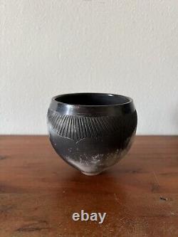 Vintage Nancee Meeker Pottery Raku Pit Fired Hand Carved Bowl