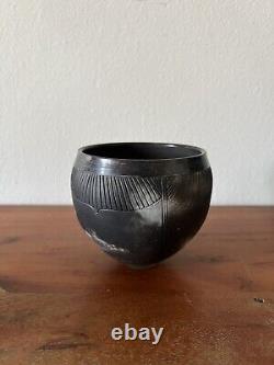 Vintage Nancee Meeker Pottery Raku Pit Fired Hand Carved Bowl