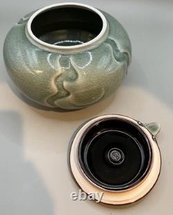 Vintage RARE Jan Wax Studio Pottery Frog On The Lid Celadon Crackle-Glazed Jar