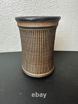 Vintage Signed Barker Studio Pottery Vase Sgraffito Tech 1983 D29