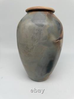 Vintage Signed Earth Tone Art Studio Pottery Vase Urn 10