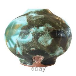 Vintage Studio Art Green & White Glazed Ceramic Pottery Vase (Makoto Yabe)