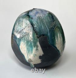 Vintage Studio Art Pottery Modernist Closed Form Vessel Toshiko Takaezu Style