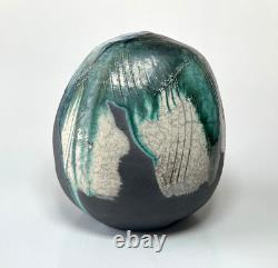 Vintage Studio Art Pottery Modernist Closed Form Vessel Toshiko Takaezu Style