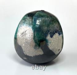 Vintage Studio Art Pottery Modernist Closed Form Vessel Toshiko Takaezu Style