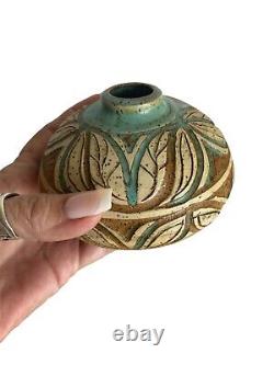 Vintage Susan Brown Freeman Pottery Studio Alabama Carved Vase