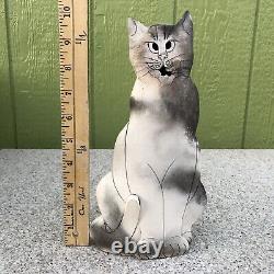 Vtg MARY GATES DEWEY STUDIO POTTERY Ceramic CAT 2002 Small Chip On Ear