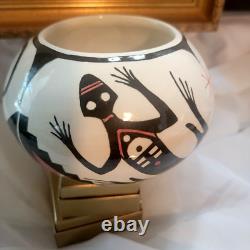 Vtg Native Style Pottery Pot Signed by Coy Quackenbush NC Artist Hand Painted
