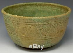 Vtg. ROBERT L MORGAN Studio Pottery Bowl Moss Green Faces & Figures, scheier era