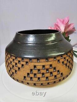 Vtg WALTER YOVAISH Studio Pottery Bowl / Pot Large A15