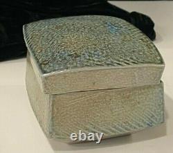 WAYNE NGAN(1937-2020) CANADIAN ART POTTERY LIDDED BOX WithMARK AND PAPER LABEL