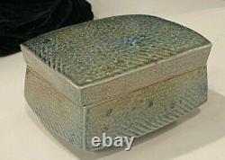 WAYNE NGAN(1937-2020) CANADIAN ART POTTERY LIDDED BOX WithMARK AND PAPER LABEL